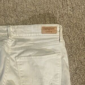 Denizen from Levi's Women's Skinny Jeans - White